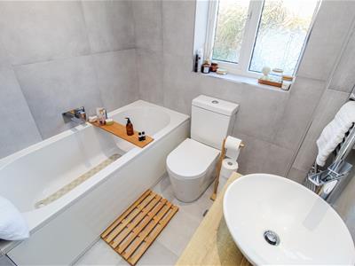 BATHROOM/W.C.